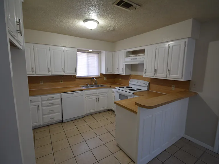2238 Brigadoon Ct #2238 — Photo 8
