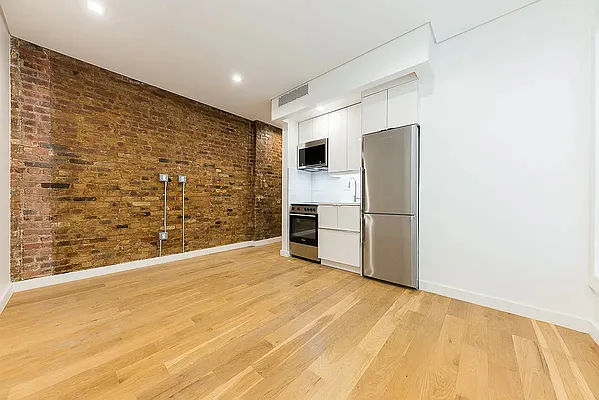 Rented by REAL New York | media 9