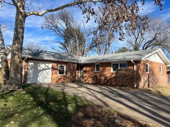 1916 Harrison St, Great Bend, KS 67530