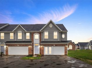 449 Country Club Dr APT 8, Ellwood City, PA