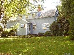 240 Freeman Rd, Mattituck, NY 11952