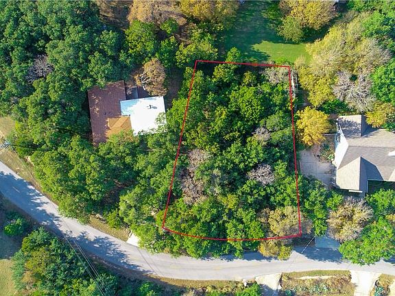 3rd image of 306 Cargill Dr
