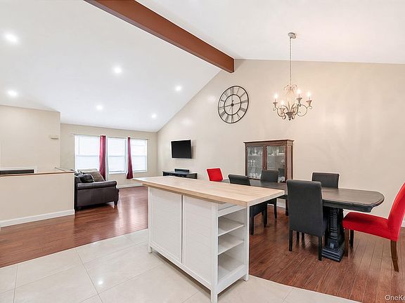 4th image of 4 Witmer Court