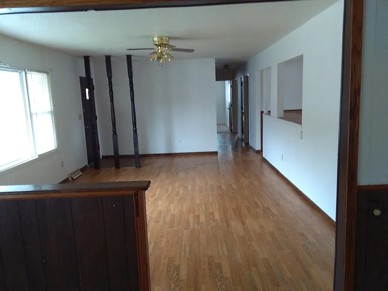 805 Broadway St — Photo 3
