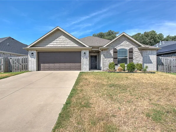 818 Copper St, Lowell, AR 72745