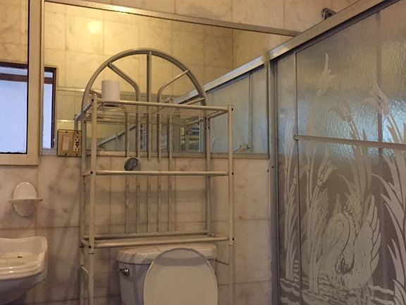4th image of 712 Manhattan Ave APT 3
