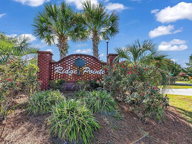 1213 Silverstone Ct — Photo 18