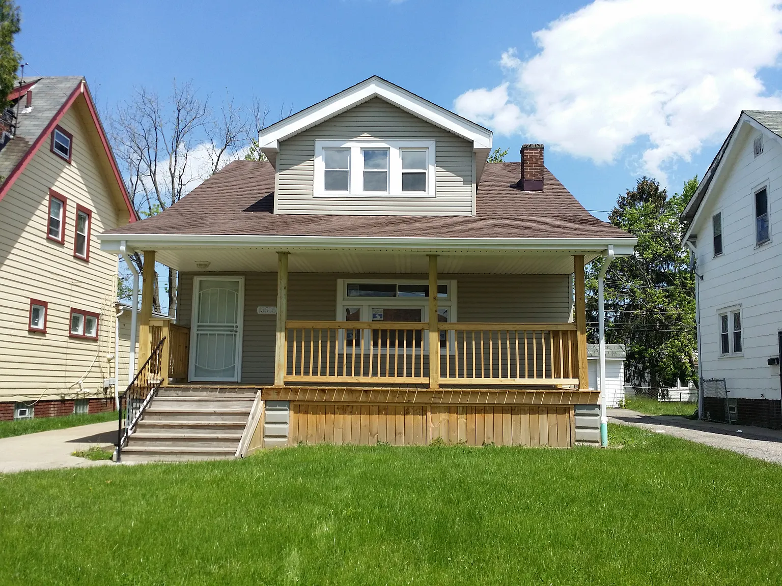 13505 Maplerow Ave photo 1