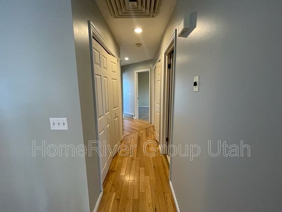 4th image of 9541 S Newkirk St