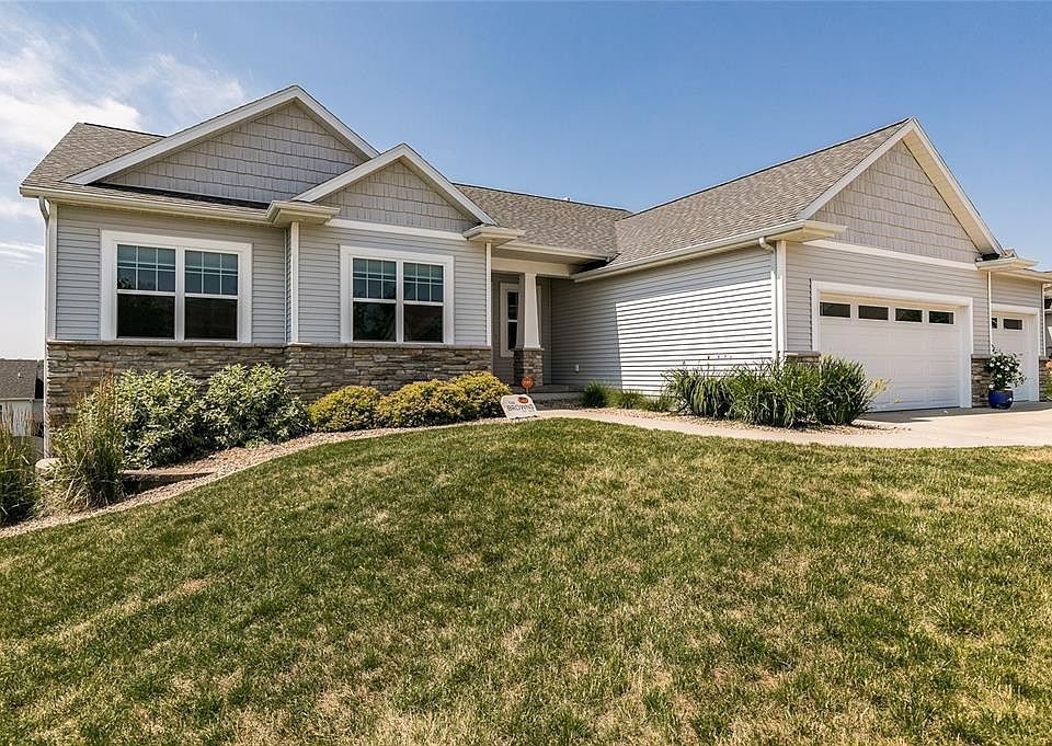 1st image of 1423 Forest Ln