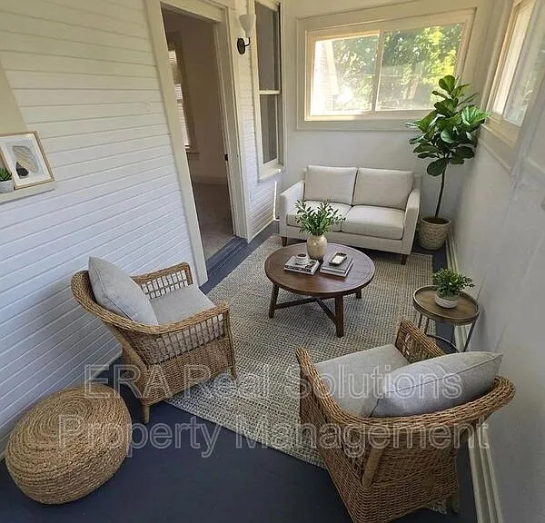 133 N Eureka Ave — Photo 3