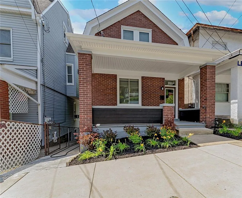 105 Dunlap St photo 1