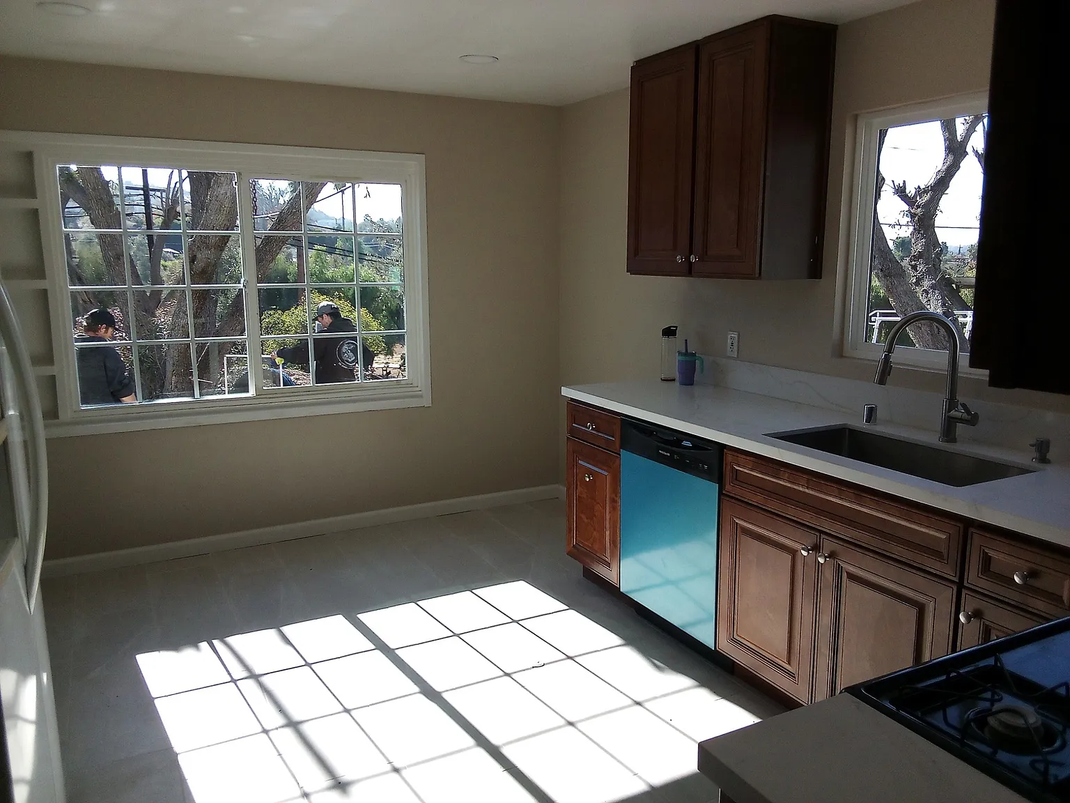 3 bed, 1400 sqft, $3,650 — Photo 2