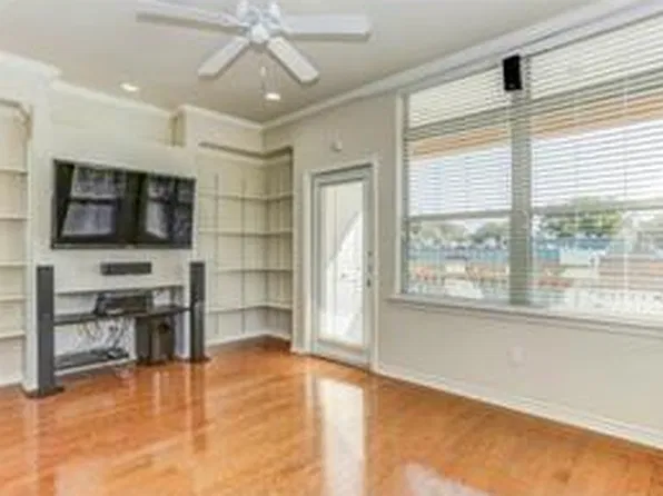 305 E 31st St APT 5, Austin, TX 78705
