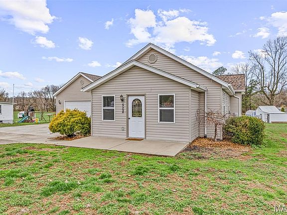 4th image of 508 Old State Rd N