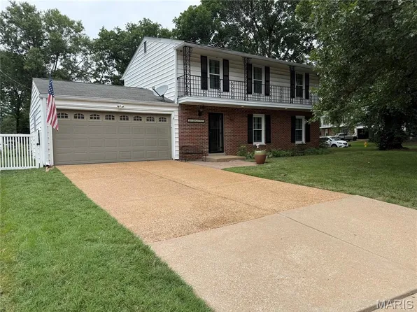 8925 Lou Ct, Saint Louis, MO 63126