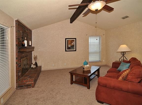 3rd image of 7012 Briardale Dr