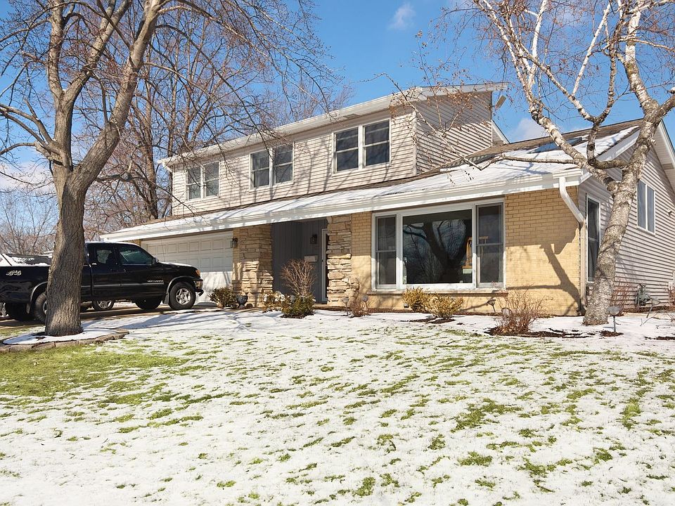 1st image of 322 W Beech Dr