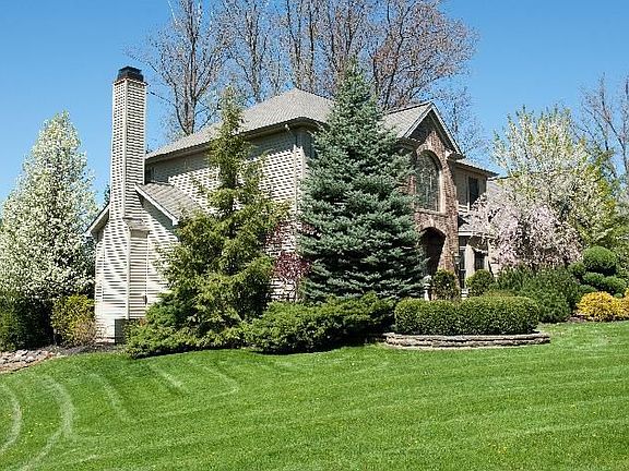 2nd image of 11224 Lexington Ct