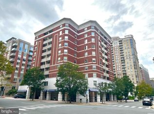 880 N Pollard St APT 826, Arlington, VA 22203