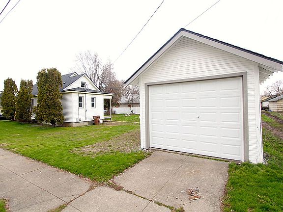 3rd image of 1321 W Jackson Ave