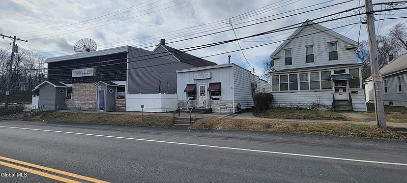 2nd image of 6 Cohoes Road