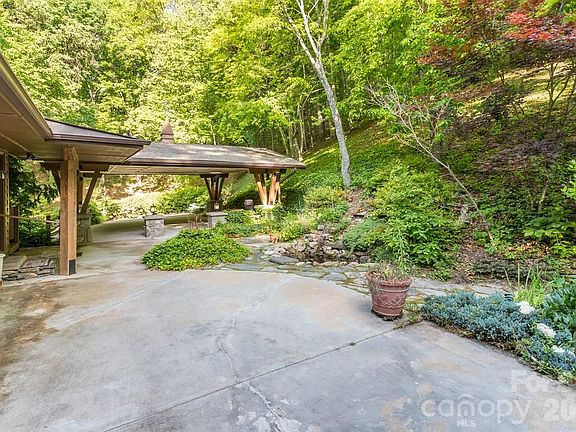 4th image of 1126 Scenic Cir