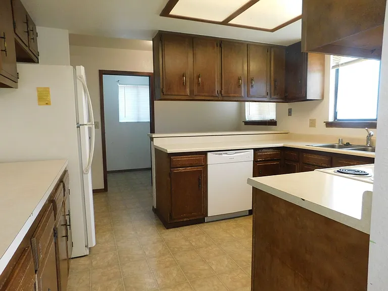 644 Starlight Dr — Photo 5