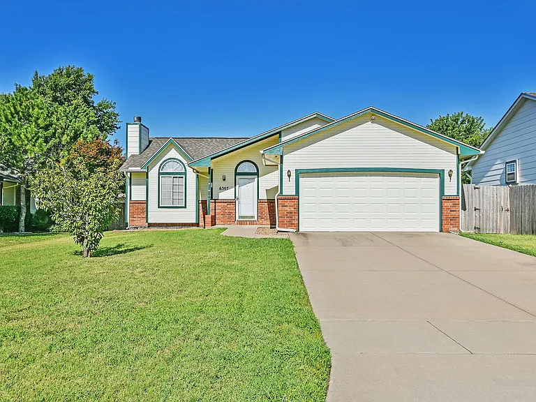6307 E Brookview Ct — Photo 3