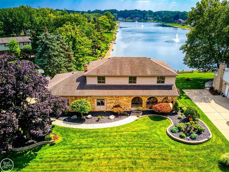 1st image of 54895 Arrowhead Dr