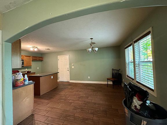 4th image of 1054 E 167th St