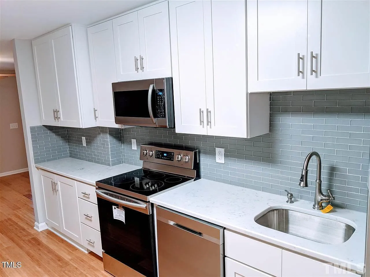 2 bed, 1.0 bath, 750 sqft, $1,375 — Photo 4