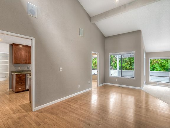 4th image of 4625 Highland Dr