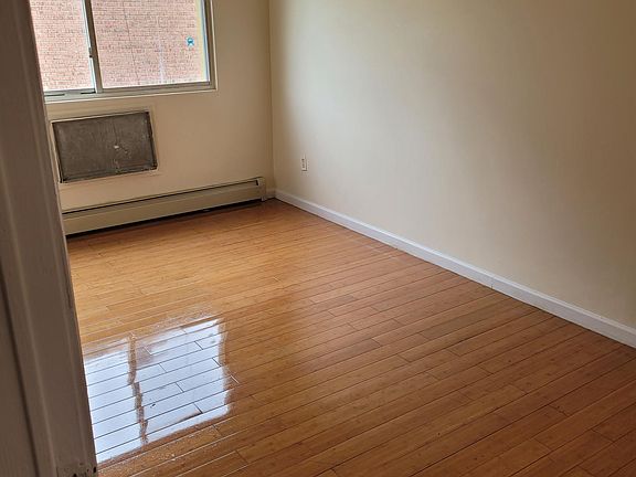 5th image of 730 Pugsley Ave Floor 2