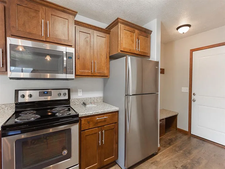 302 S Spring Pl — Photo 7
