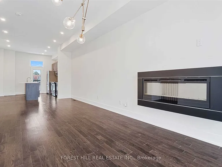 9144 Bathurst St — Photo 13