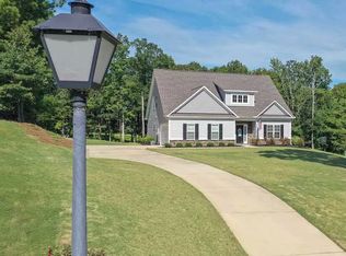 113 Creek Pointe Dr, Lagrange, GA 30240