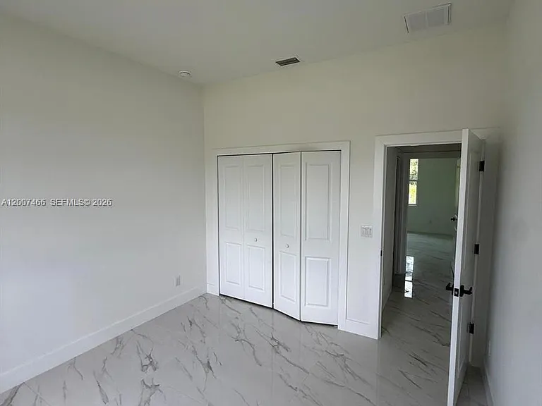 1089 Eisenhower Blvd — Photo 18