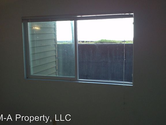 4th image of 14346 32nd Ave NE APT 4
