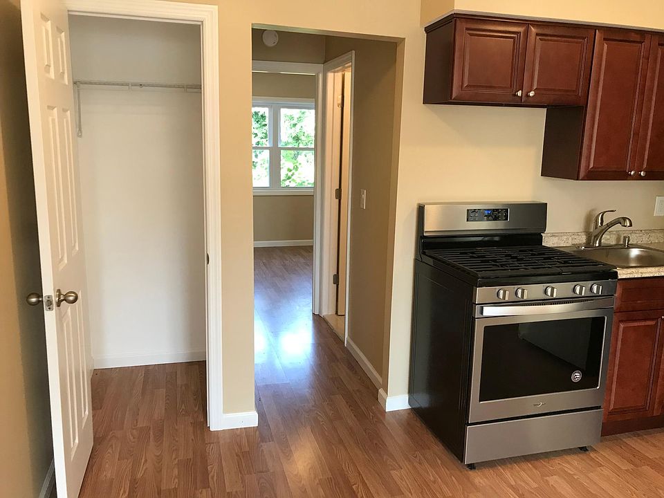 1st image of 353 Jefferson Ave #1