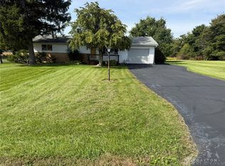 1571 Clayton Rd, Brookville, OH 45309