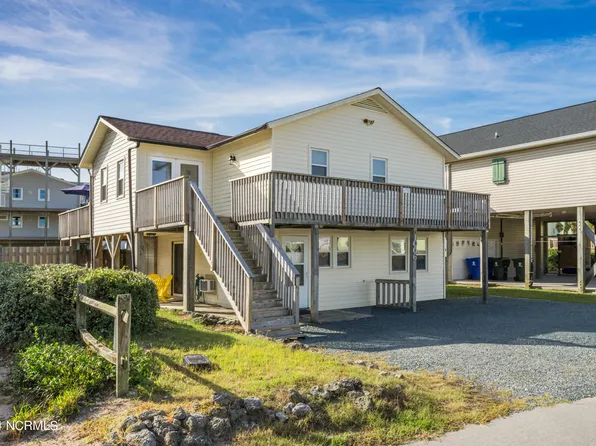 1006 N Topsail Drive, Surf City, NC 28445