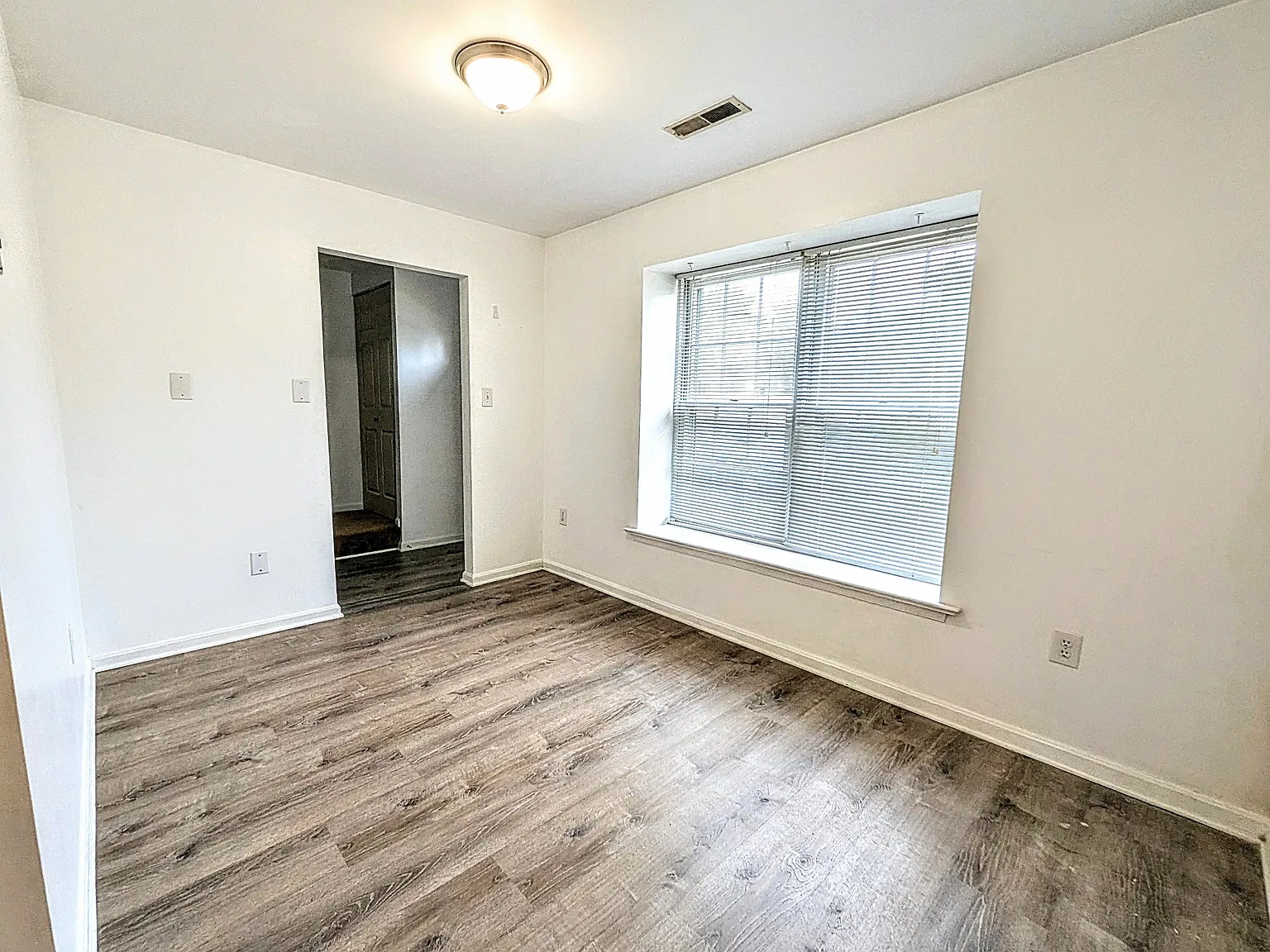 5816 Burke Manor Ct — Photo 3