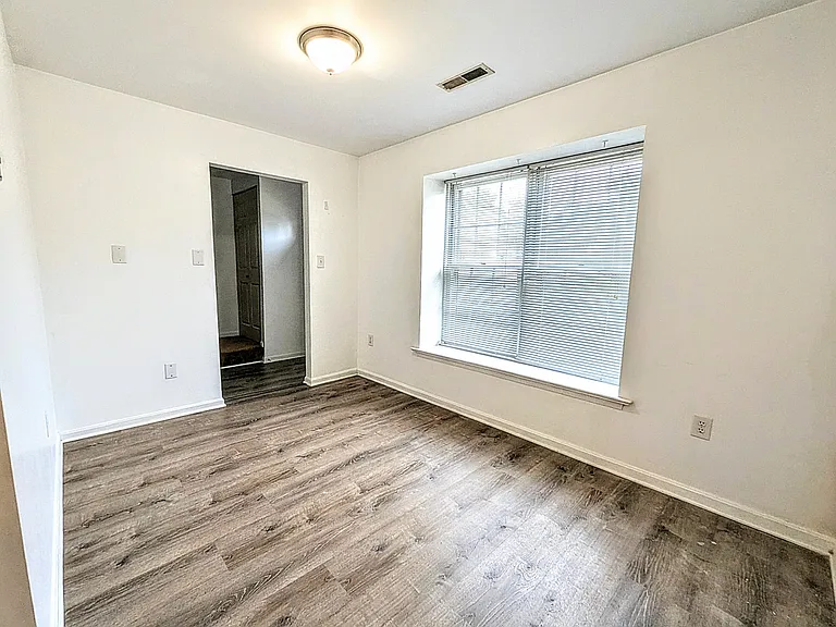 5816 Burke Manor Ct — Photo 2
