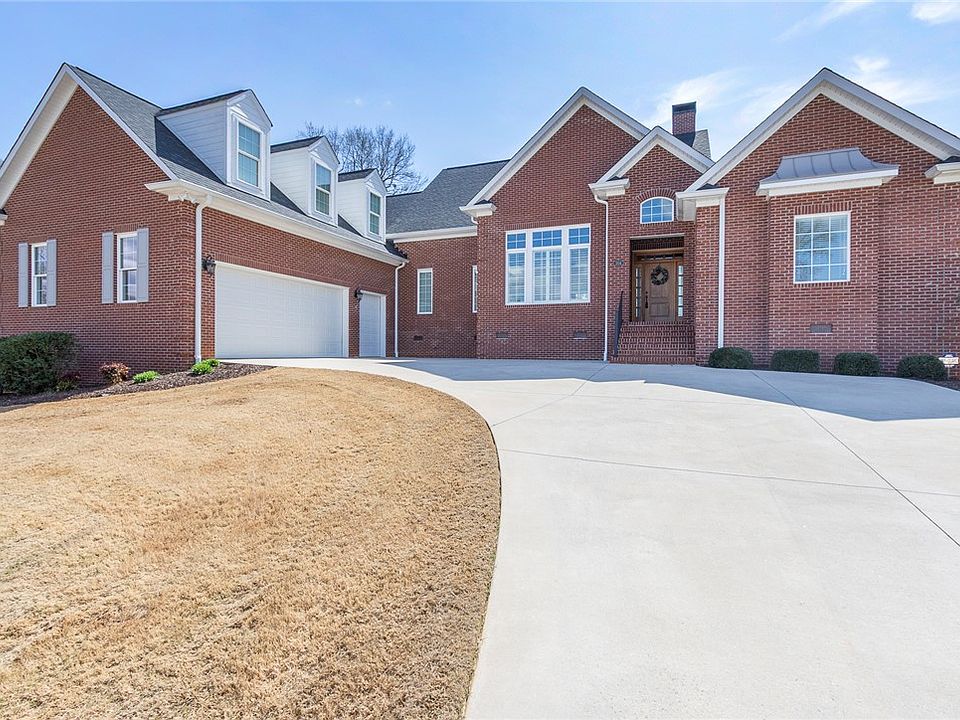 1st image of 304 Merriman Trl