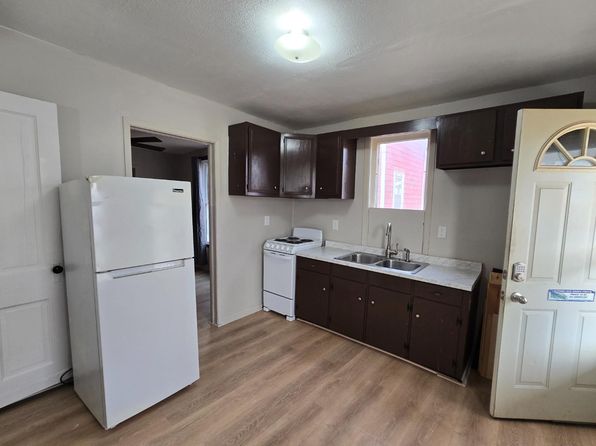 137 4th Ave SE Unit 2