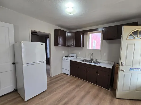 137 4th Ave SE, Oelwein, IA