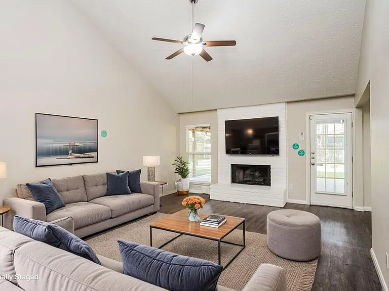 11918 Cottonwood Ln — Photo 6
