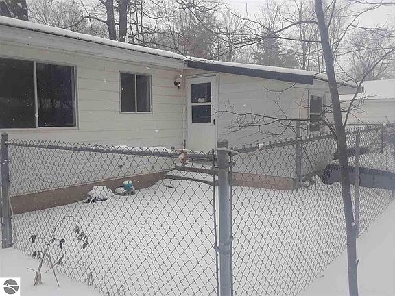 2nd image of 1975 S Pavilion Dr