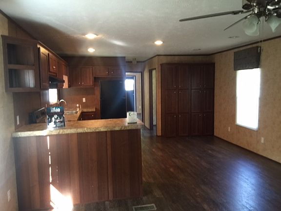 2nd image of 1021 N Avenue K